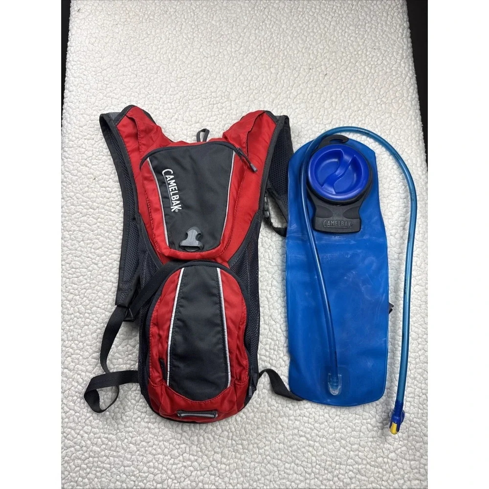 Camelbak Rouge Red Hydration Backpack w/40oz Bladder Hike Run Cycle Walk EUC